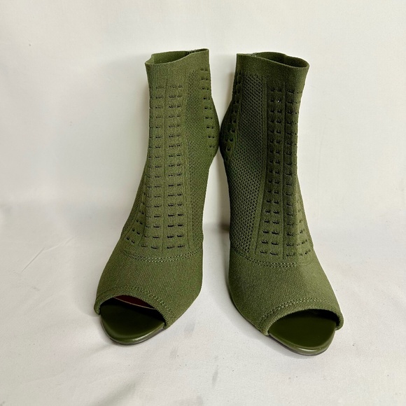 G By Guess Stretch Peep Toe Stiletto - Picture 4 of 7